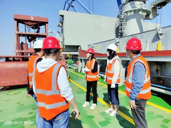 扎實(shí)抓好主題教育，為高質(zhì)量發(fā)展凝心聚力——江蘇遠(yuǎn)洋總部第一黨支部訪“江遠(yuǎn)錦州”輪