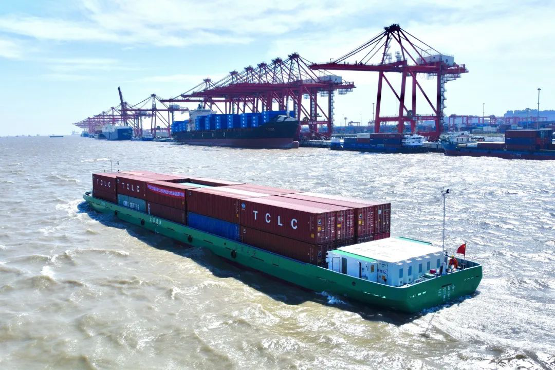 首航！全國(guó)第一艘！