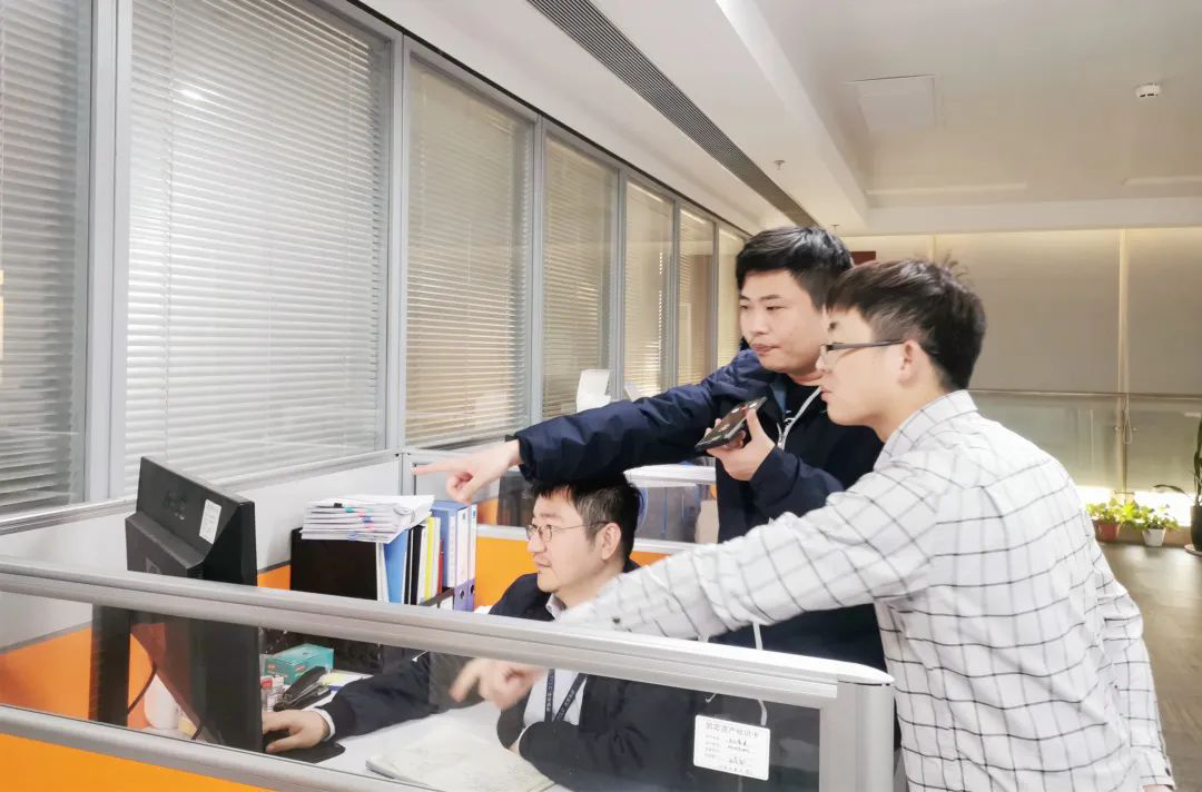 喜慶二十大 建功新時代 | 數(shù)字引領 科技賦能 太倉海運開展集運一體化箱管應用系統(tǒng)測試工作