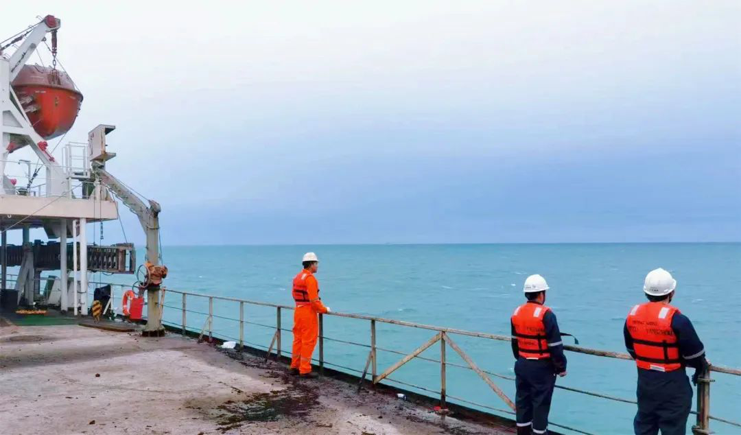 “江遠揚州”輪協(xié)助救援漳州海上遇險者