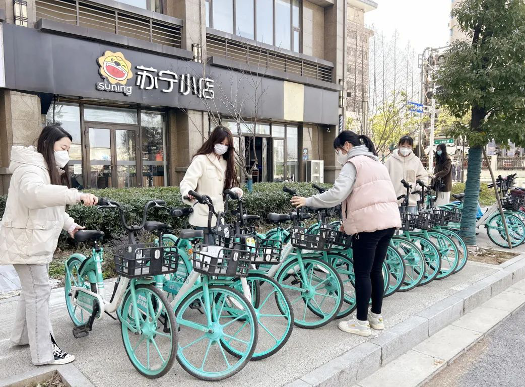 匯聚遠洋青春力量，傳承發(fā)揚雷鋒精神——新世紀團支部開展學(xué)雷鋒活動