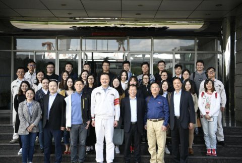 公司組織青年員工赴南通中遠(yuǎn)海運川崎船舶工程有限公司參觀學(xué)習(xí)