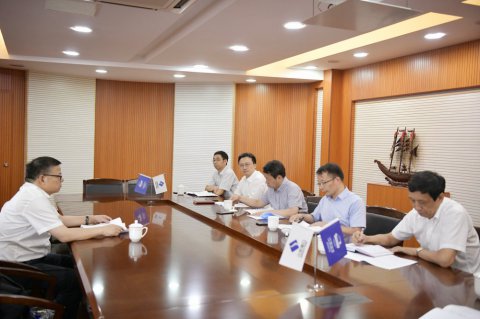 公司黨委傳達(dá)貫徹省港口集團(tuán)黨委“講政治、守紀(jì)律”專(zhuān)題會(huì)議精神