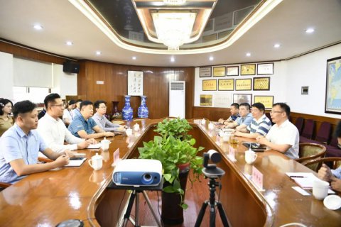 億海國(guó)際航運(yùn)有限公司拜訪江蘇遠(yuǎn)洋