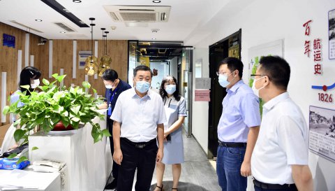 江蘇遠洋領(lǐng)導(dǎo)督查一線疫情防控和安全生產(chǎn)工作并開展夏季安康“三送”活動