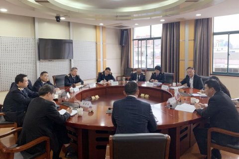 江蘇遠(yuǎn)洋太倉海運(yùn)聯(lián)合國際船代公司拜訪長江引航中心